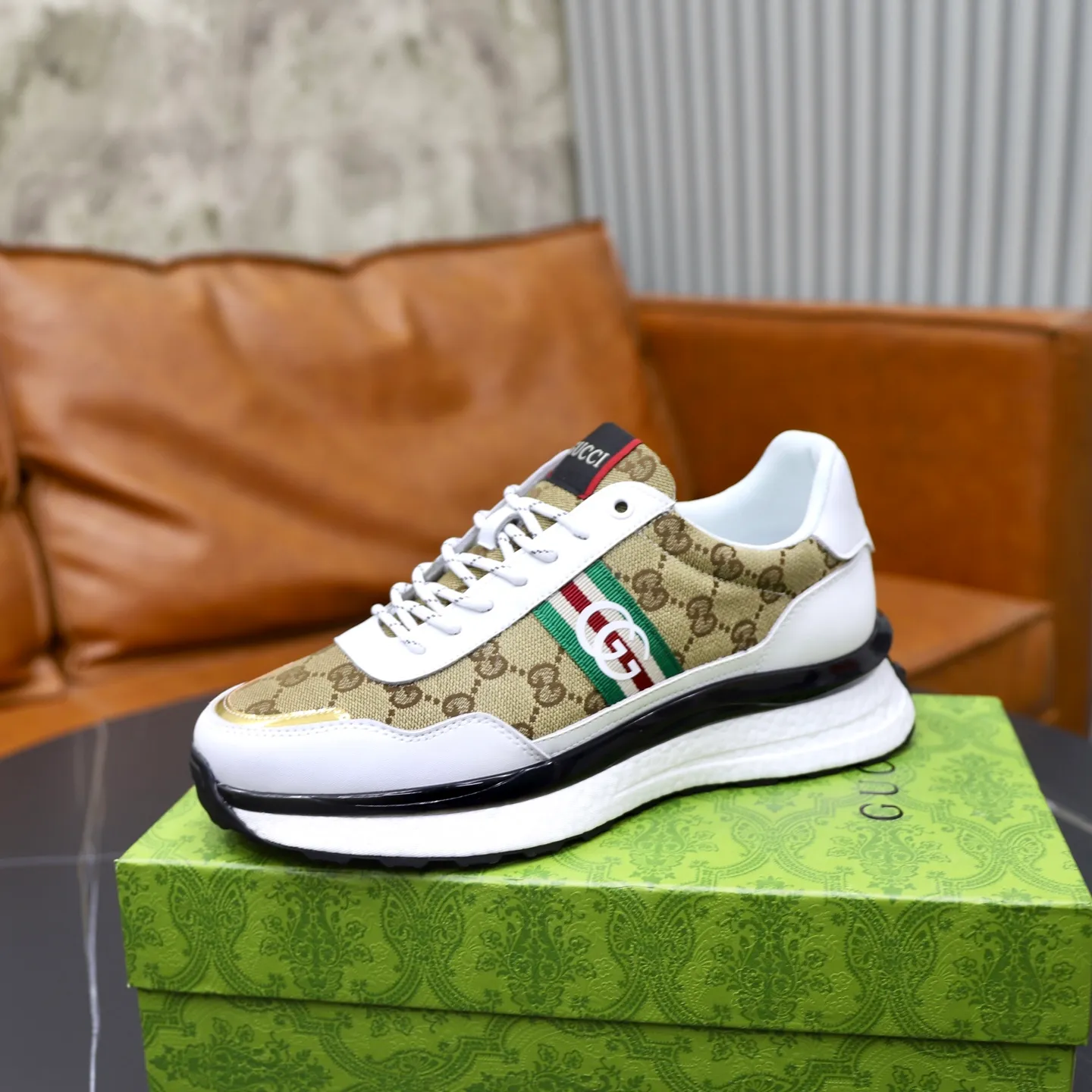 Ex-factory price: 462💰🙅‍♂️🙅‍♂️🙅‍♂️ Brand: GUCCI Standard code: 38-44 (45 customized) Grade: Same as the official website Material: Original material splicing Comfortable and breathable lining Lightweight and wear-resistant sports outsole Style category: Men's fashionable casual shoes Running sneakers Distinguished luxury brand elements Top luxury Color: actual picture color